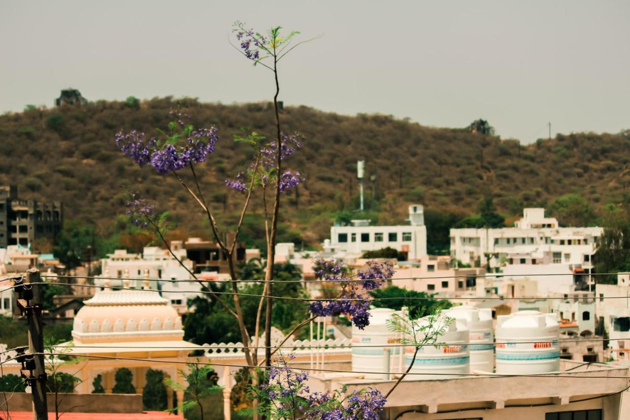 Tripli Udaipur Hotel ภายนอก รูปภาพ