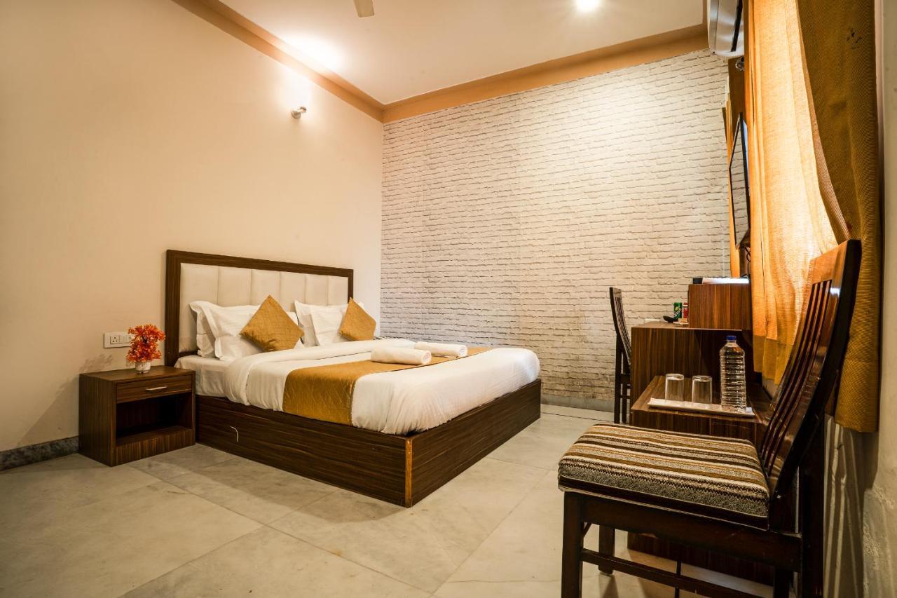 Tripli Udaipur Hotel ภายนอก รูปภาพ