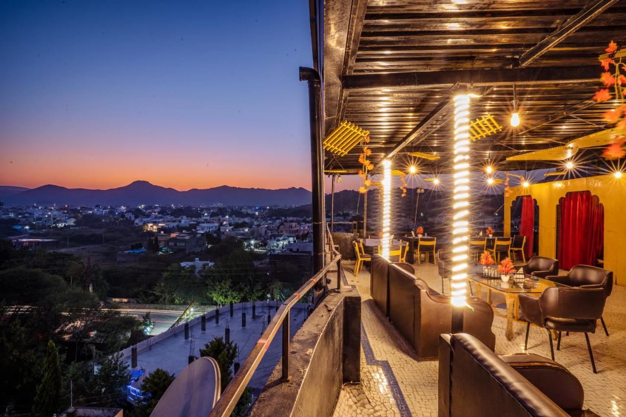 Tripli Udaipur Hotel ภายนอก รูปภาพ
