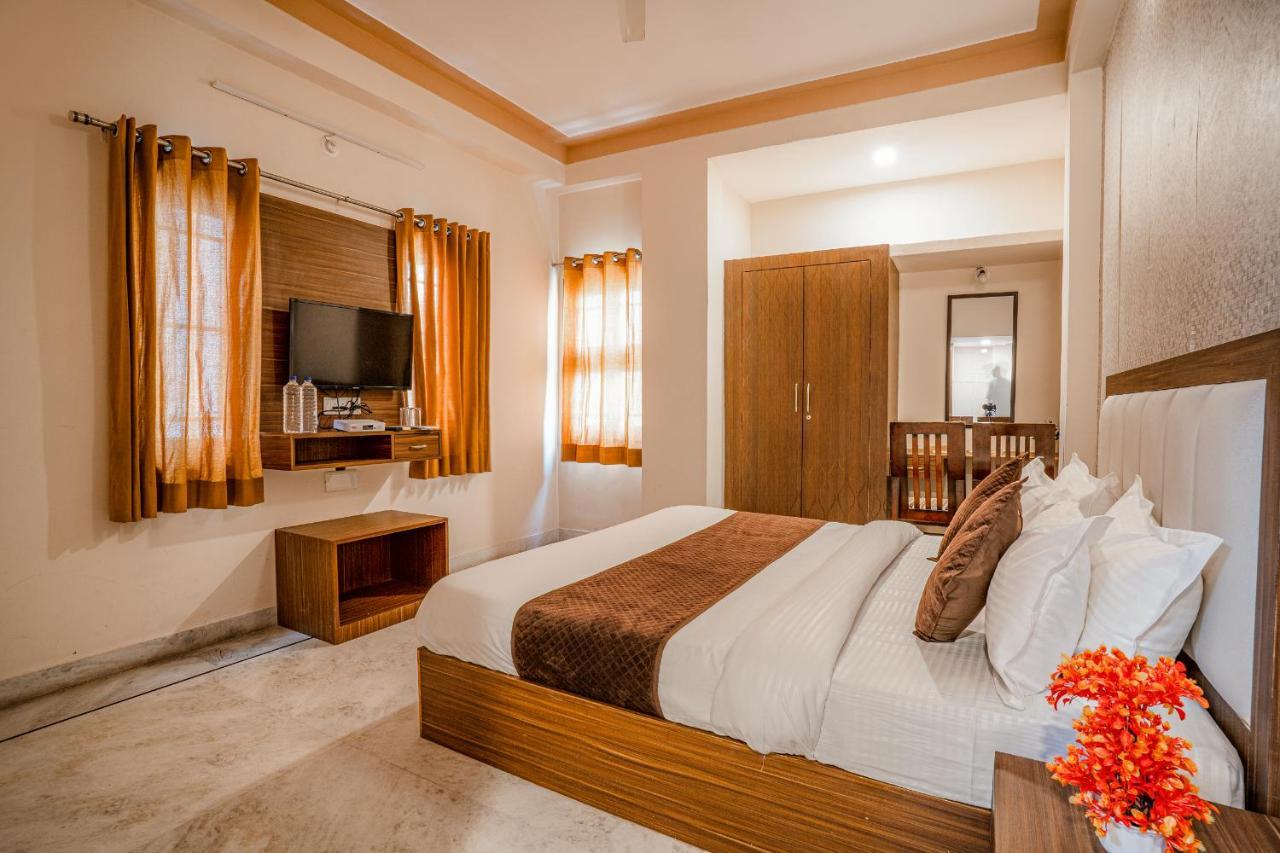 Tripli Udaipur Hotel ภายนอก รูปภาพ