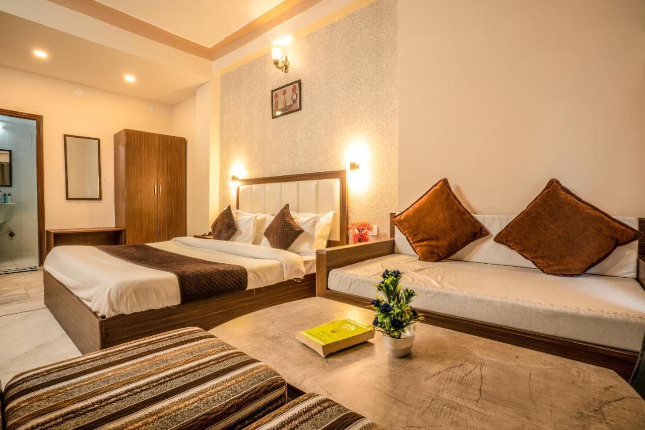 Tripli Udaipur Hotel ภายนอก รูปภาพ