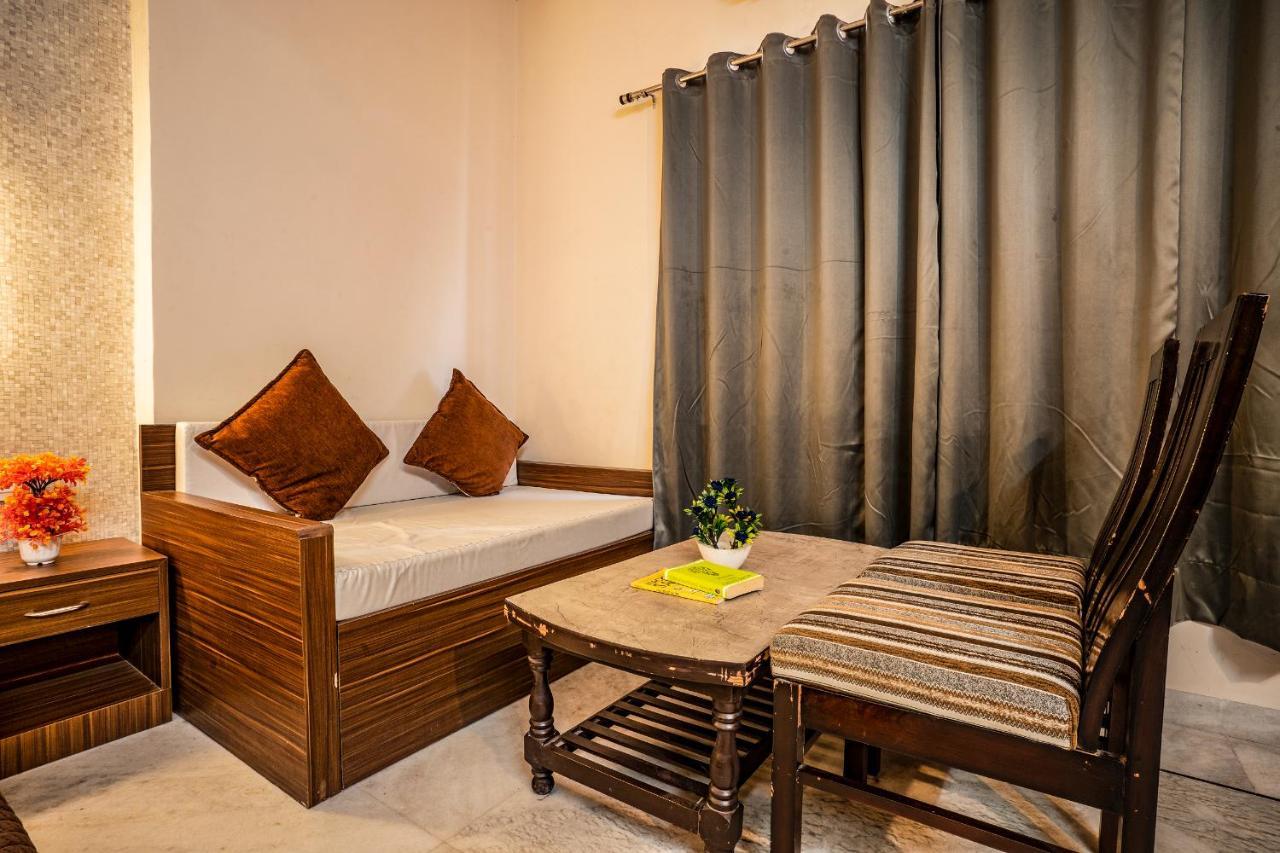 Tripli Udaipur Hotel ภายนอก รูปภาพ