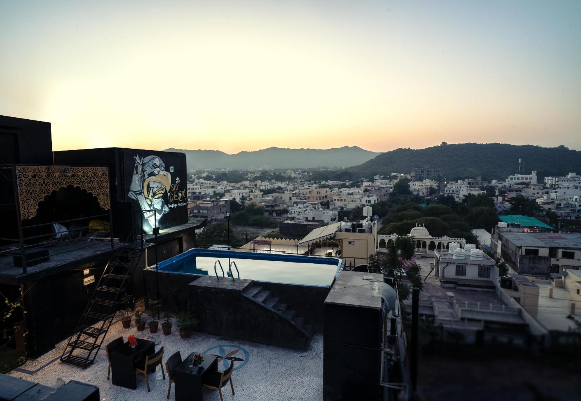 Tripli Udaipur Hotel ภายนอก รูปภาพ