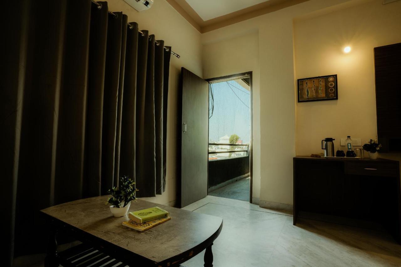 Tripli Udaipur Hotel ภายนอก รูปภาพ