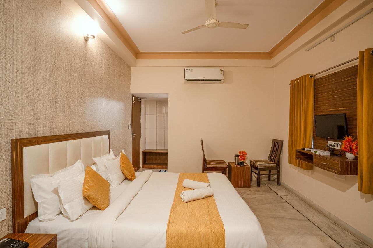 Tripli Udaipur Hotel ภายนอก รูปภาพ